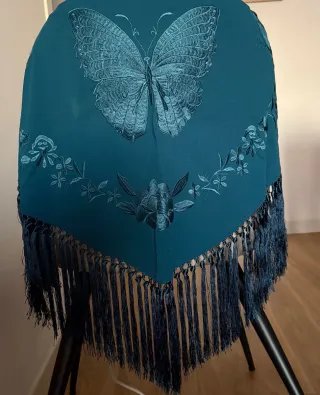 Mantoncillo Flamenca Azul petroleo Bordado