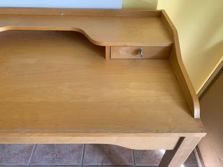 Escritorio de madera