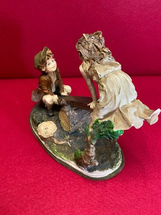 Figura Capodimonte Niños en Balancín