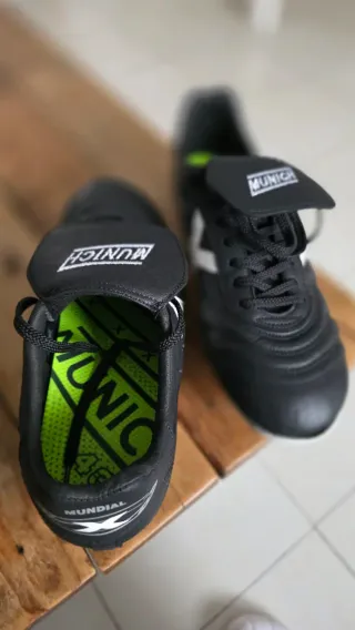 Botas de fútbol Munich Negras Talla 43