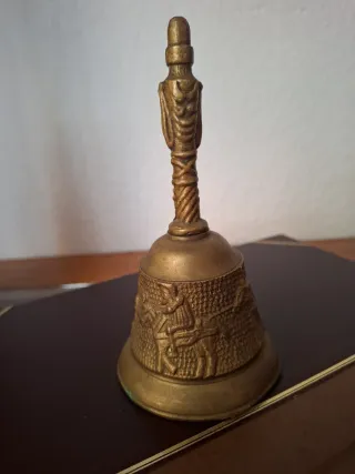 Campana de bronce vintage