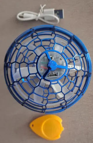 Minidron con luces LED