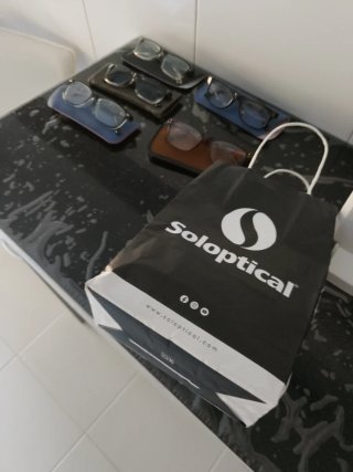 5 Gafas Presbicia Graduación +1, con su funda.