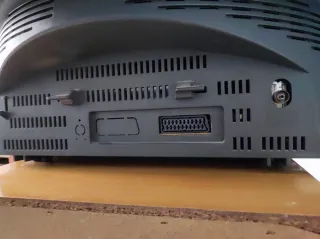 Televisor CRT Sanyo 21” + mando original