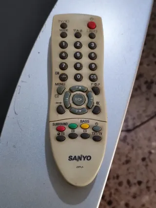 Televisor CRT Sanyo 21” + mando original