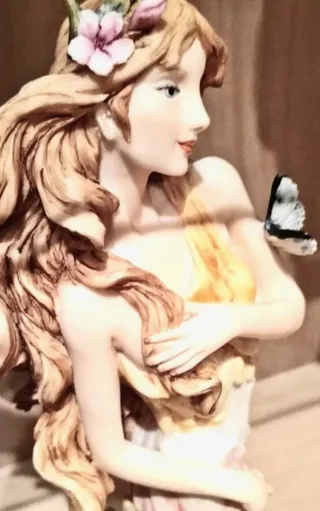 Hada 43cm porcelana mate