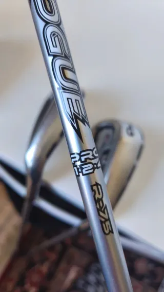 Hierros Wilson C200 (6-PW) Varilla Grafito 75-R