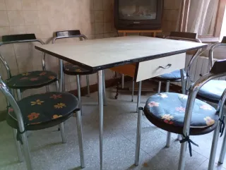 Mesa de cocina y 6 sillas