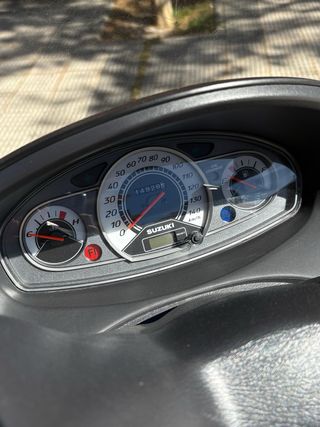 Moto 125cc Suzuki Burgman