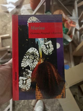 MARINA (Catalan Edition)