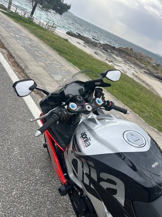 Aprilia RSV4 RF 2019