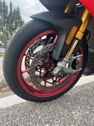 Aprilia RSV4 RF 2019