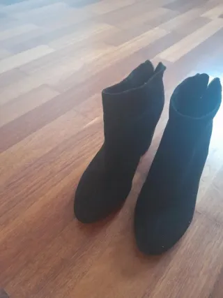 Botines de tacón negros