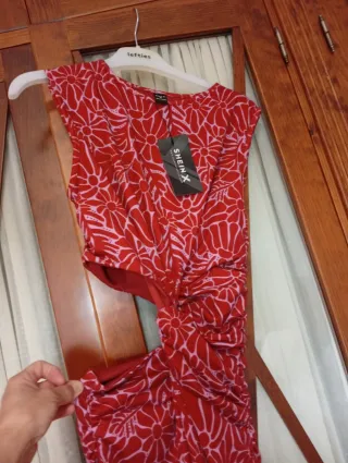 Vestido SHEIN rojo sin estrenar Talla M
