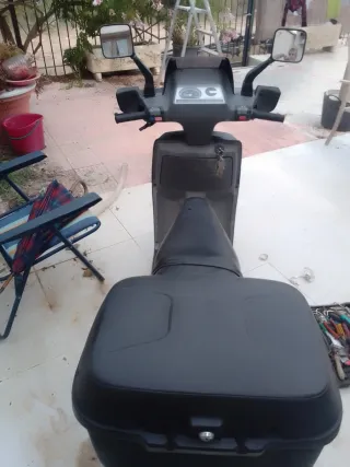 Suzuki Lido 75cc Negra y Roja