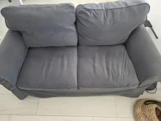 Sofá 2 plazas gris oscuro