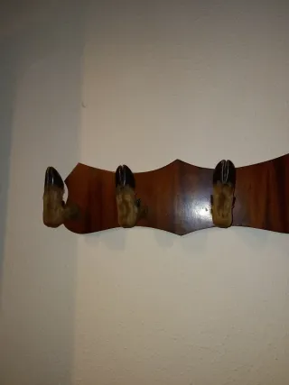 Perchero de madera antiguo