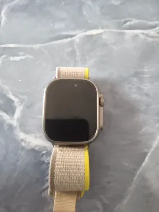 Apple Watch Ultra 2 Beige/Amarillo