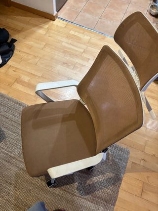 Escritorio IKEA MICKE + Silla SKLUM Marrón