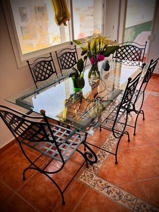 Mesa Comedor Cristal y Hierro Forjado + 6 Sillas