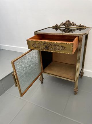 Mesita francesa Belle Époque dorada
