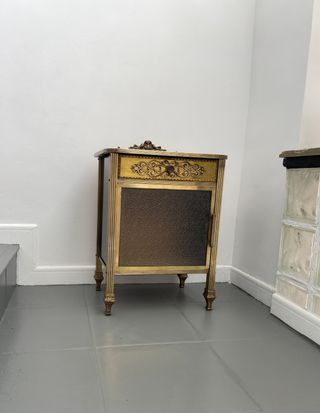 Mesita francesa Belle Époque dorada