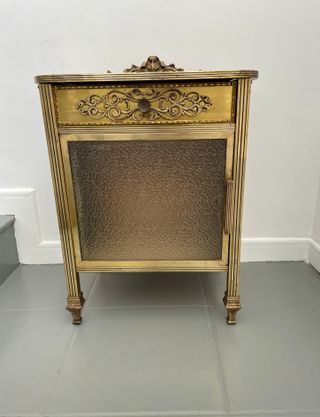 Mesita francesa Belle Époque dorada