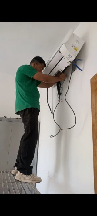 Aíre acondicionado, electricidad, fontanero