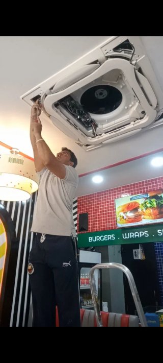 Aíre acondicionado, electricidad, fontanero