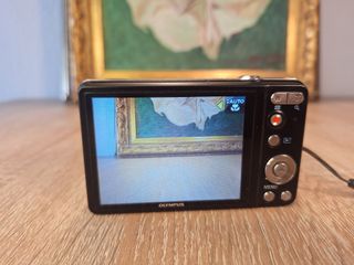 Cámara digital Olympus D D-745 de 14,0 MP