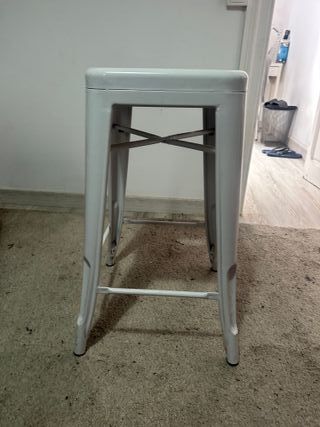 Banqueta de acero blanca