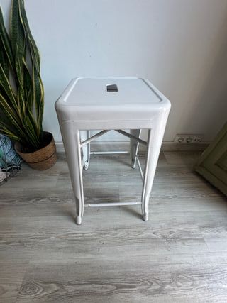 Banqueta de acero blanca