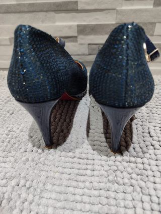 Zapatos Cuplé azul brillo tacón aguja