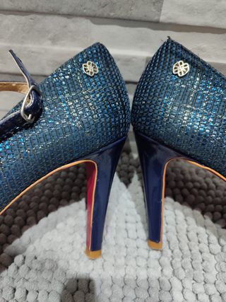 Zapatos Cuplé azul brillo tacón aguja