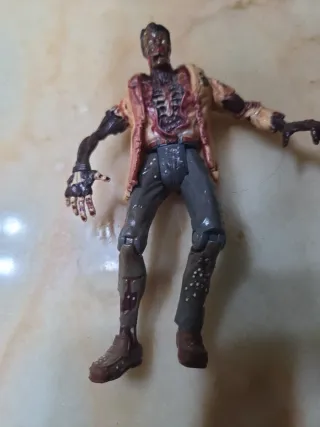Figura Toy Biz Resident Evil Zombie