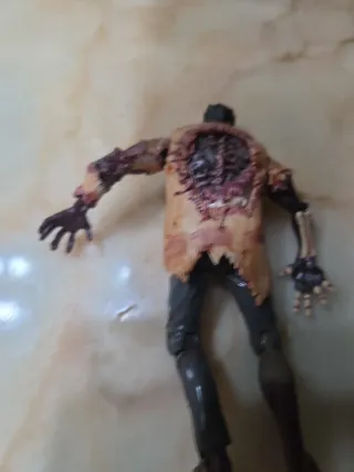 Figura Toy Biz Resident Evil Zombie
