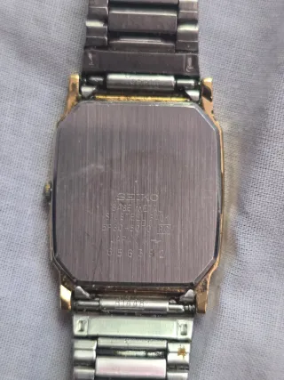 Reloj Seiko Quartz Dorado