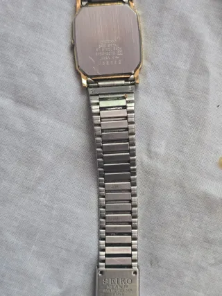 Reloj Seiko Quartz Dorado