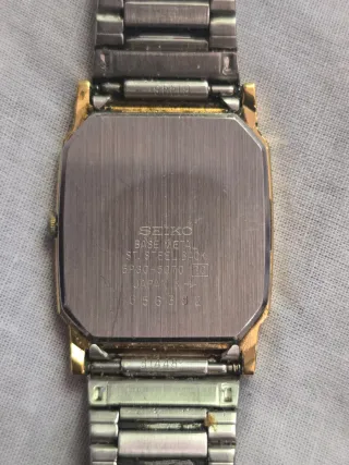 Reloj Seiko Quartz Dorado
