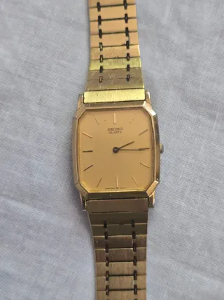 Reloj Seiko Quartz Dorado
