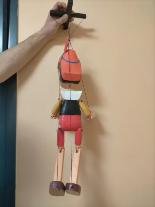 Marioneta Pinocho madera tallada