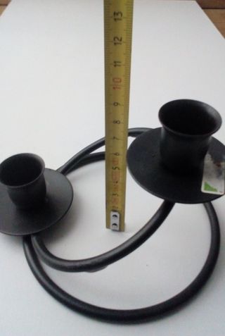 2 Candelabros Metal con Velas Rosas