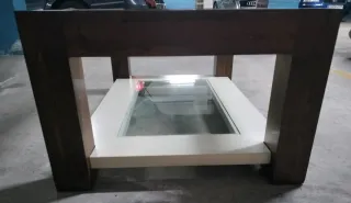 Mesa de madera maciza de castaño. En Plasencia.