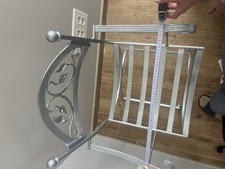 Silla de hierro plateada