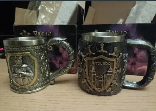 Jarra Medieval Decorativa Escudo y Espadas