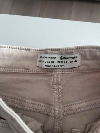 Pantalón Stradivarius beige talla 34