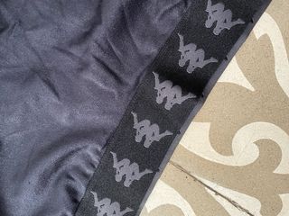 Top deportivo Kappa x Tezenis negro