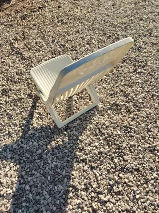 Silla de playa plegable blanca