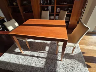 Mesa de comedor de cerezo. Ampliable