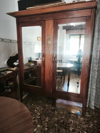 Armario antiguo madera y cristal